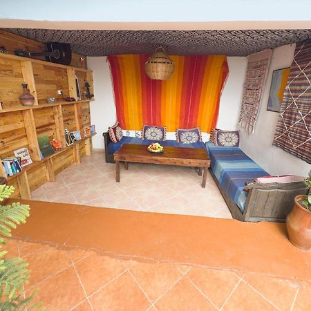 Surf & Skate Hostel Taghazout Buitenkant foto