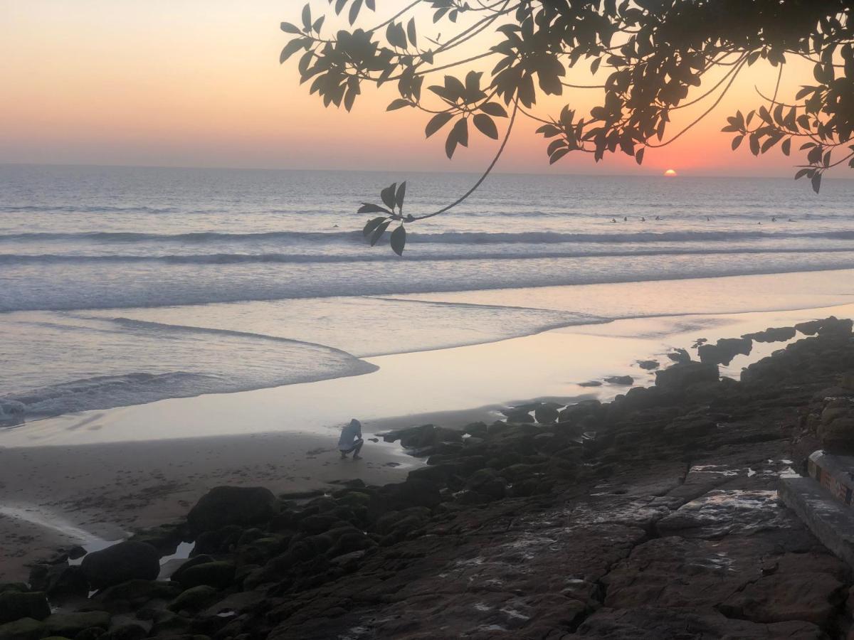 Surf & Skate Hostel Taghazout Buitenkant foto