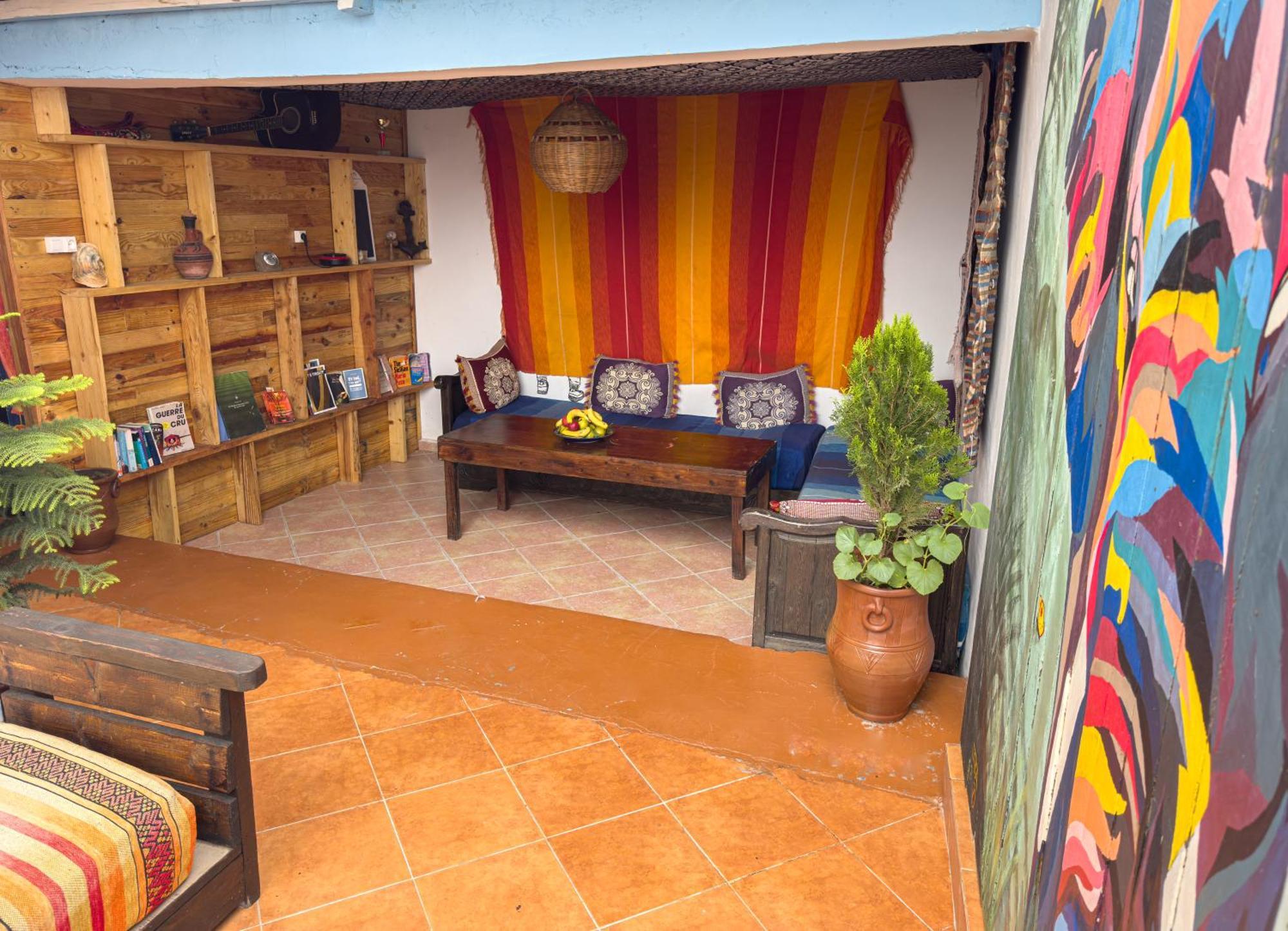 Surf & Skate Hostel Taghazout Buitenkant foto