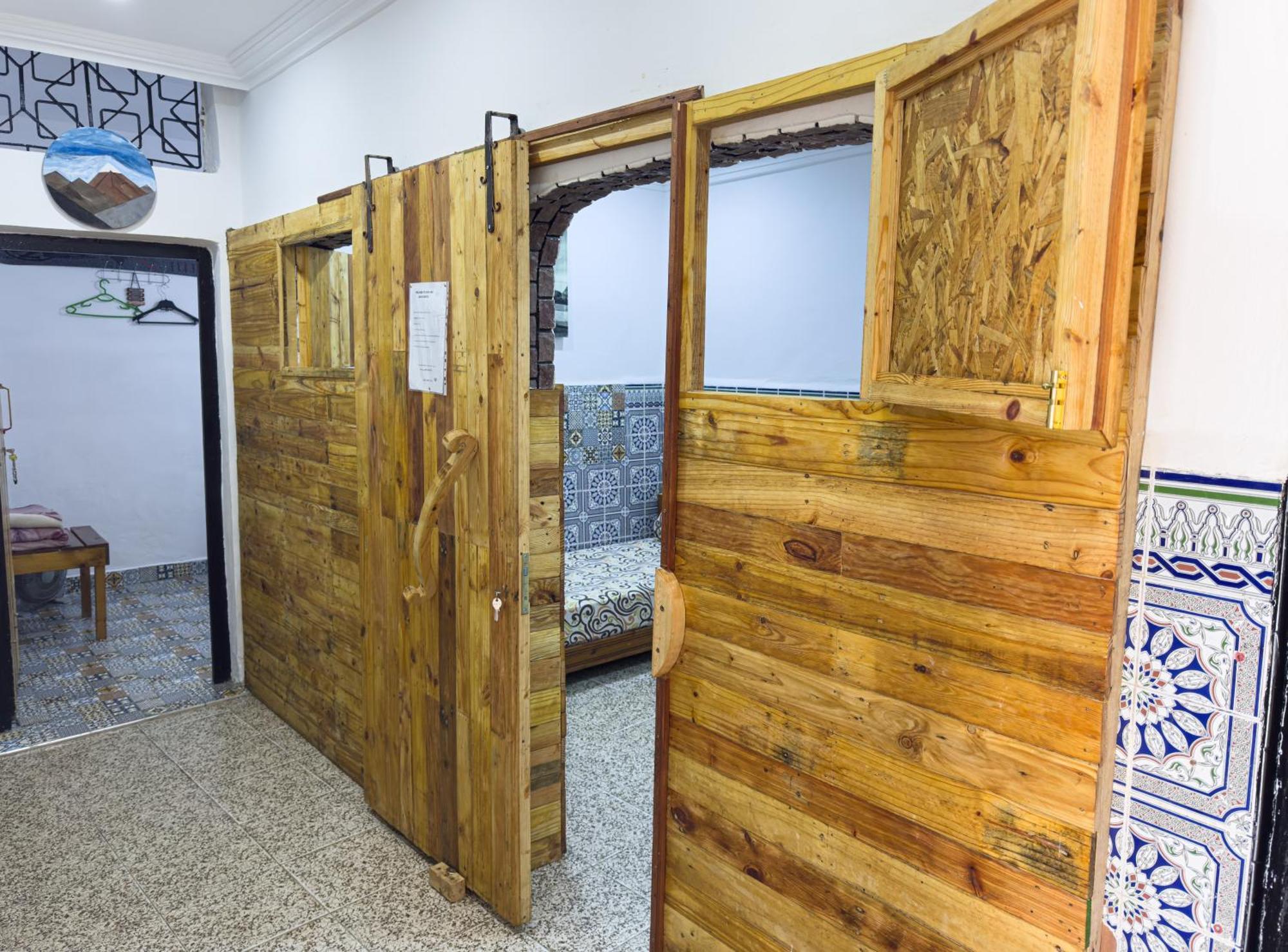Surf & Skate Hostel Taghazout Buitenkant foto